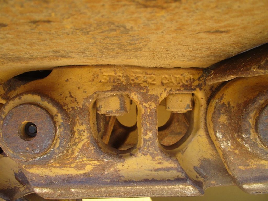 2017 CAT D6T XL. Close up of undercarriage.