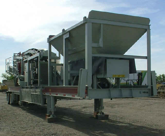 Fab Tec Pro Wash Master 5x16 Portable Wash Plant. Front right view of portable wash plant.